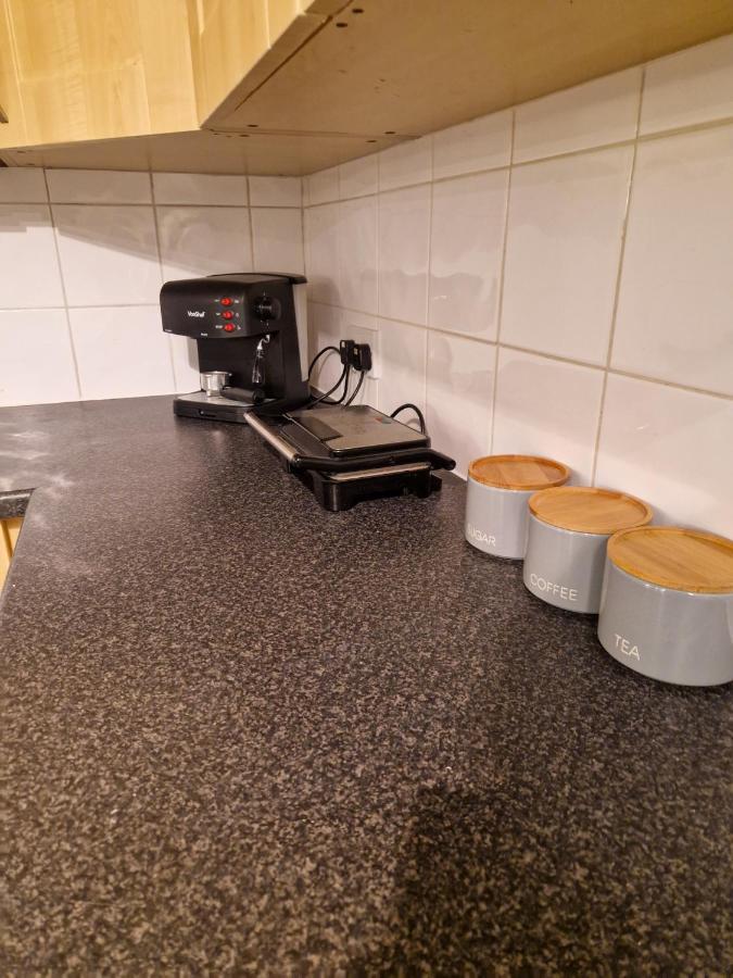 Spacious Apartment For Holiday And Contractor Groups In Salford - Private Parking - By Nmb Serviced Accommodation Manchester Luaran gambar